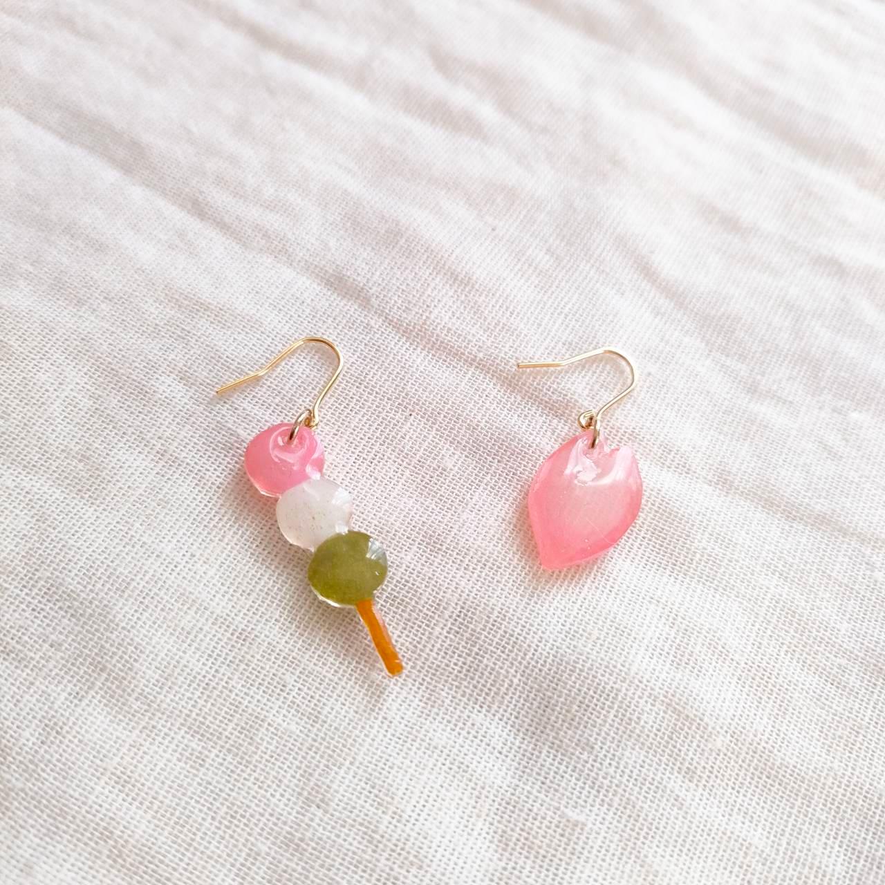 お花見ピアス1枚目の画像